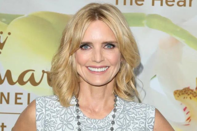 Courtney Thorne Smith Bikini Pictures Hot Sexy Wrongsideoftheart