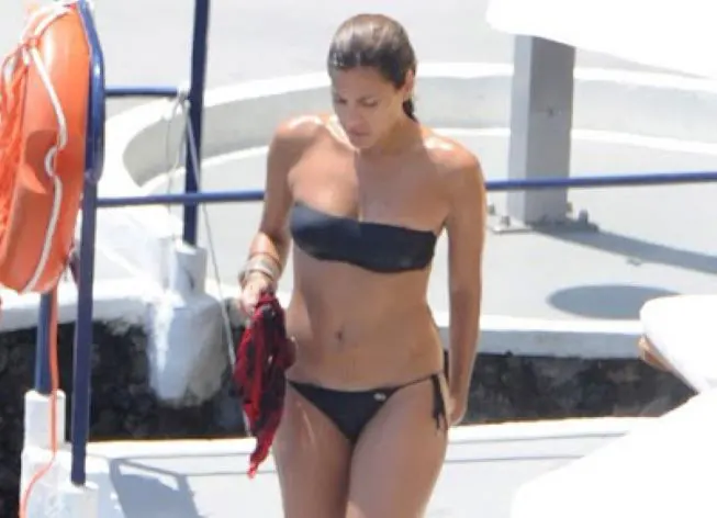 Eva-Mendes-Bikini-Pictures