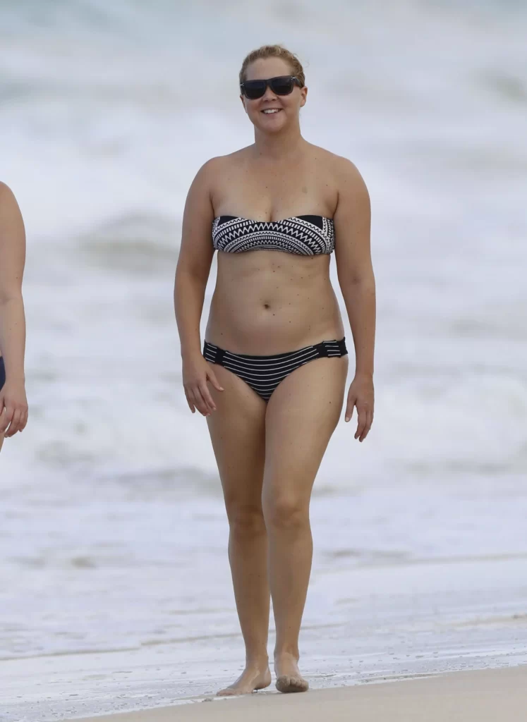 Amy-Schumer-Bikini-Pictures