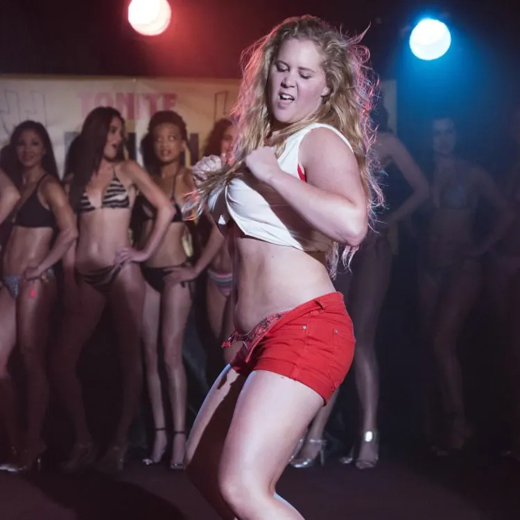 Amy-Schumer-Sexy-Photos