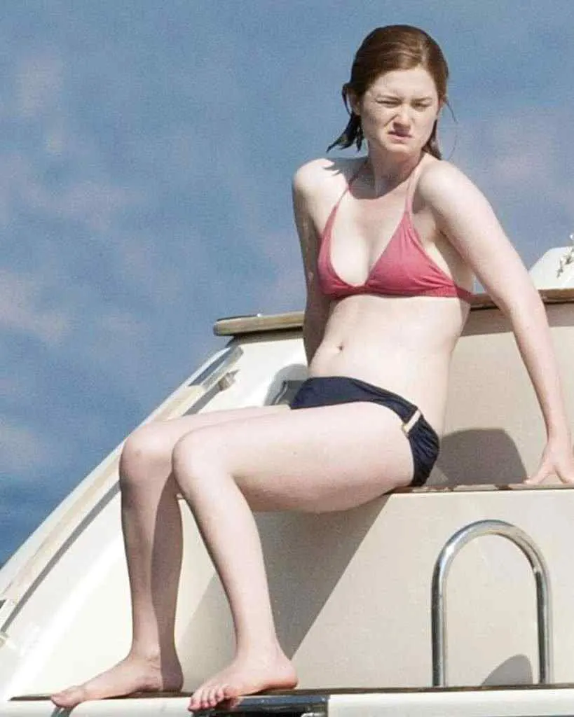 50 Bonnie Wright Sexy and Hot Bikini Pictures - wrongsideoftheart