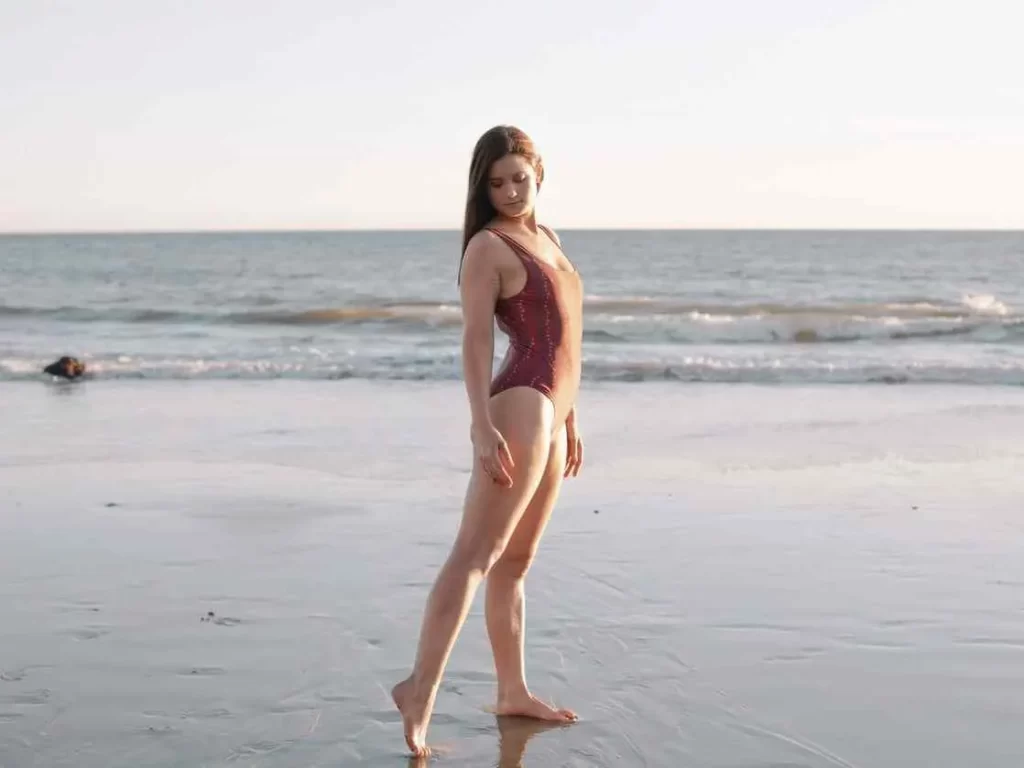 Bonnie-Wright-Bathing-Suit-Pictures