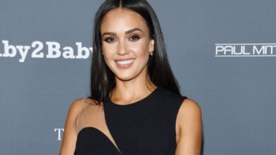 jessica-alba-sexy-and-hot-bikini-pictures