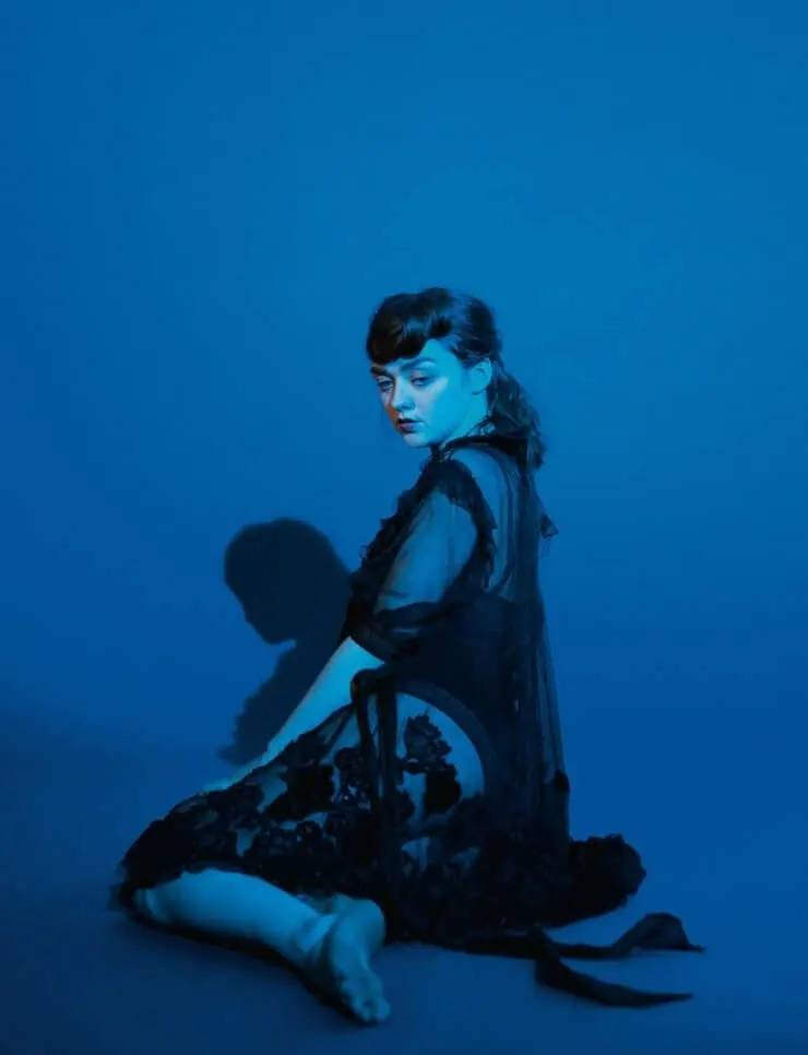 Maisie-Williams-Hot-Looks