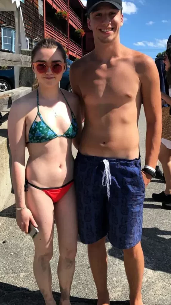 Maisie-Williams-Swimsuit-Images
