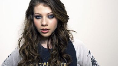 michelle-trachtenberg-sexy-and-hot-bikini-pictures