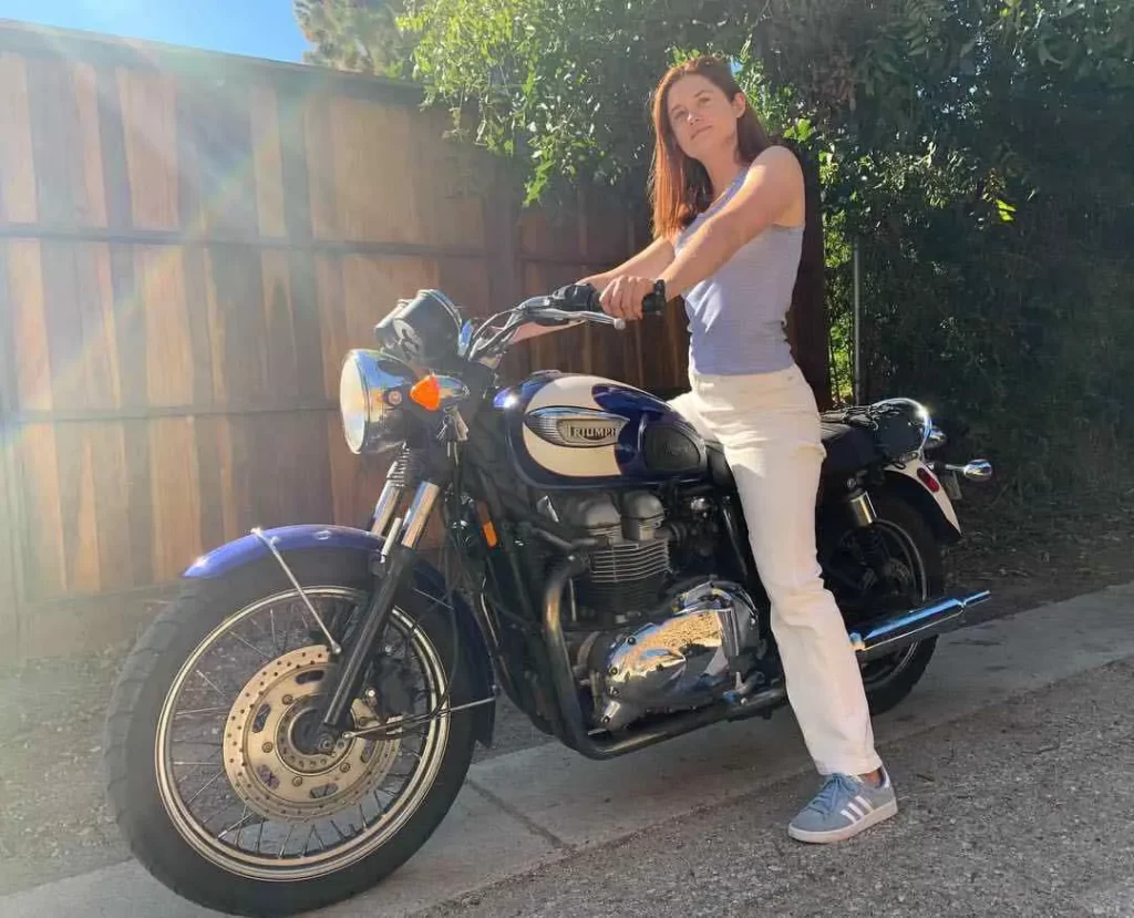 Sexy-Looks-of-Bonnie-Wright