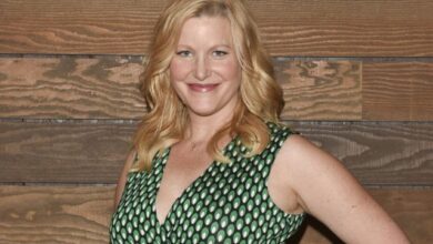 anna-gunn-sexy-and-hot-bikini-pictures