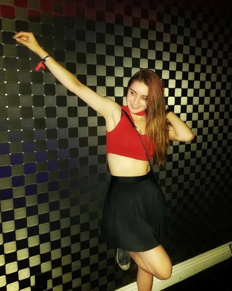 Bikini-Images-of-Loserfruit