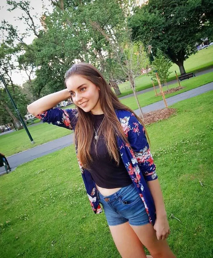 Bikini-Pics-of-Loserfruit