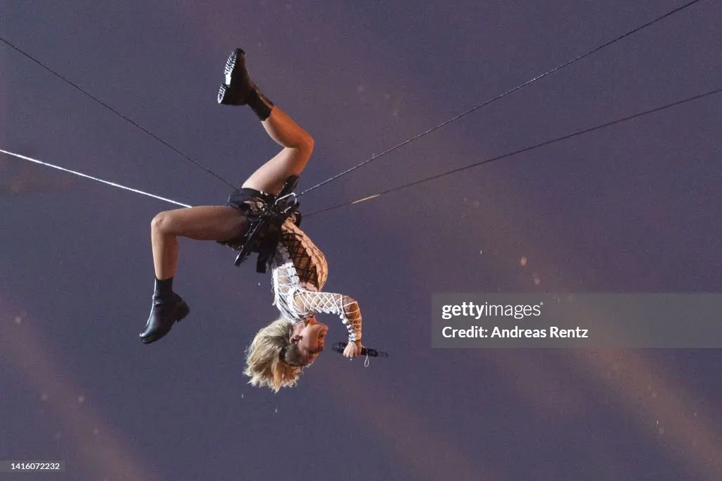 Helene-Fischer-Bikini-Images