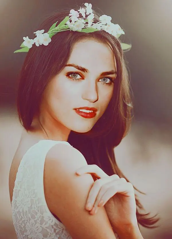 Katie-Mcgrath-Hot-Looks