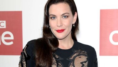 liv-tyler-sexy-and-hot-bikini-pictures