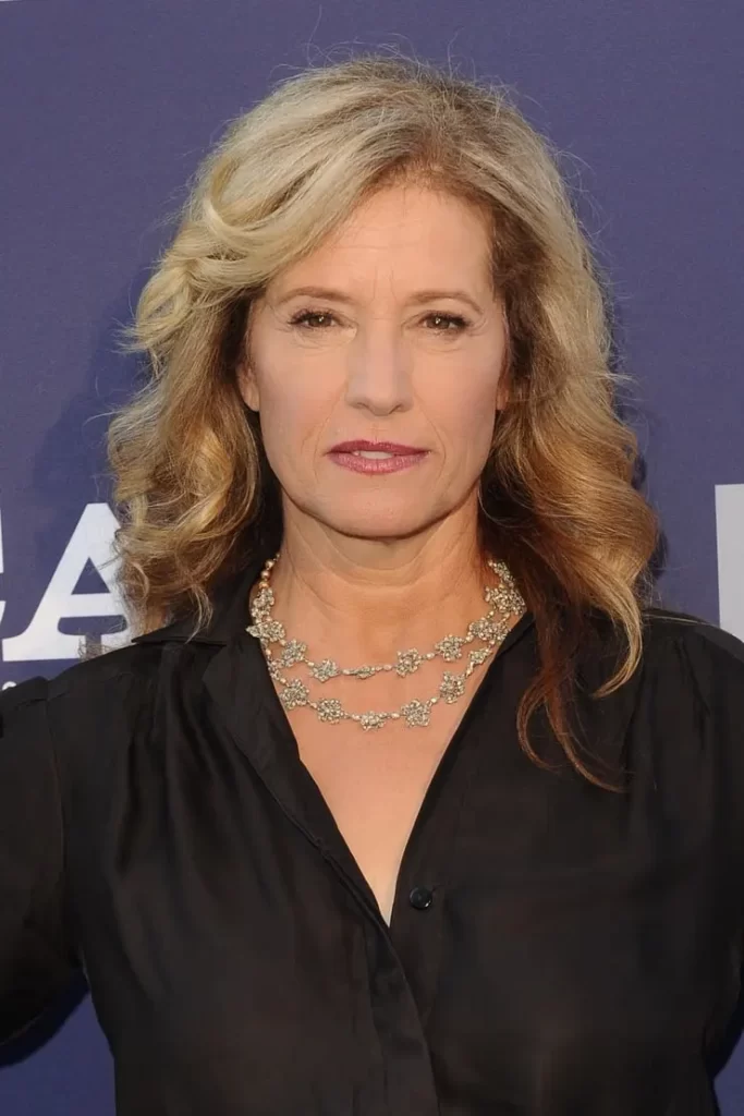 Nancy-Travis-Pics