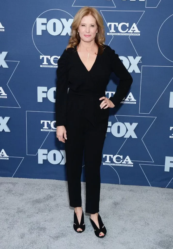 Nancy-Travis-Sexy-Photos