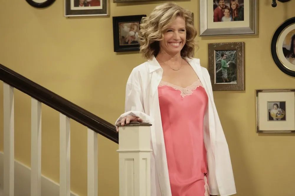 Nancy-Travis-Swimsuit-Images