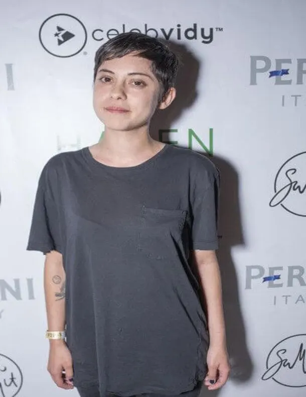 Rosa-Salazar-Sexy-Photos