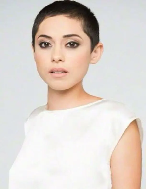 Rosa-Salazar-Sexy-Pics