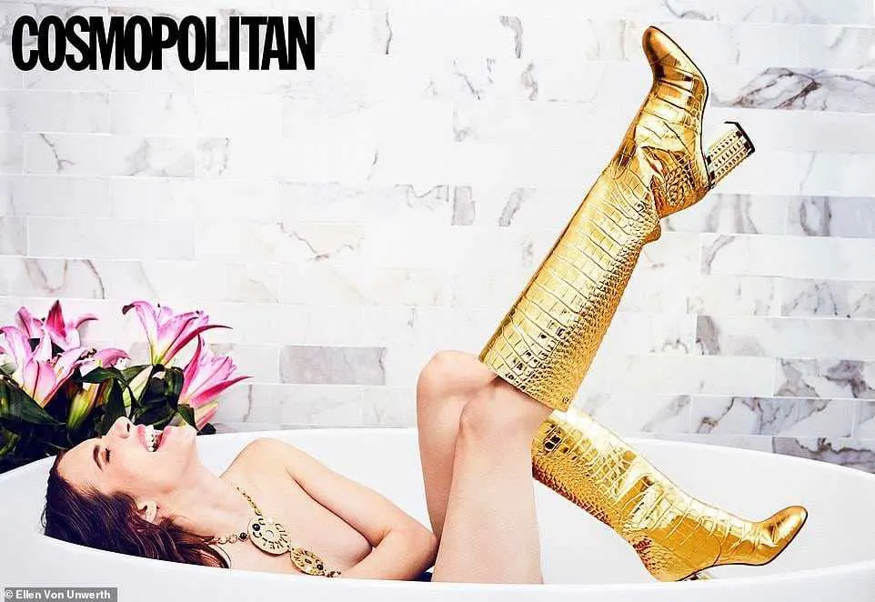 Sexy-Images-of-Emma-Roberts