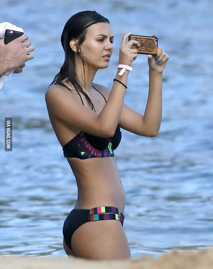Victoria Justice Bikini Pictures: Her Sexiest Swimsuit Photos
