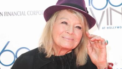 angie-dickinson-hot-and-sexy-bikini-pictures