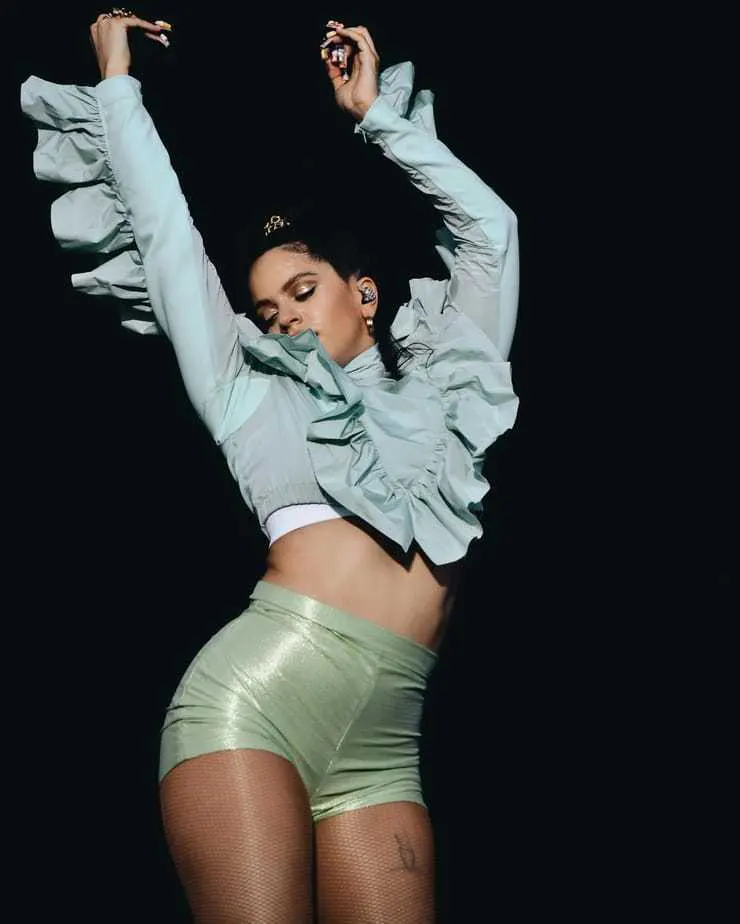 Bikini-Looks-of-Rosalia