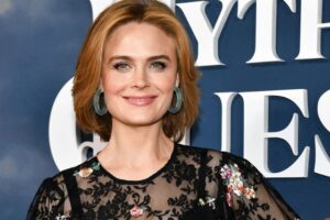 50 Emily Deschanel Bikini Pictures (Hot & Sexy) - wrongsideoftheart