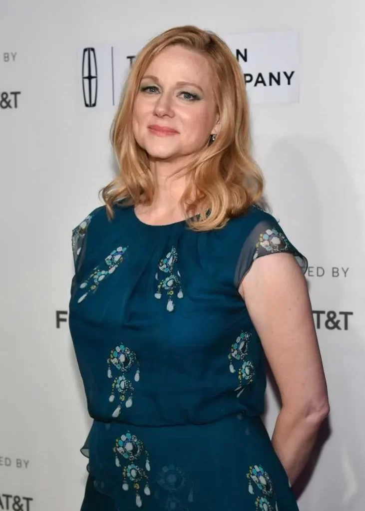 Hot-Photos-of-Laura-Linney