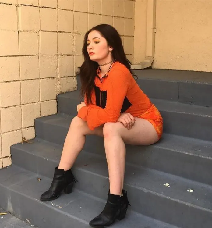 Hot-Pictures-of-Emma-Kenney