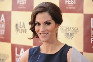 50 Jami Gertz Hot and Sexy Bikini Pictures - wrongsideoftheart