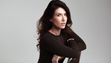 jewel-staite-hot-and-sexy-bikini-pictures