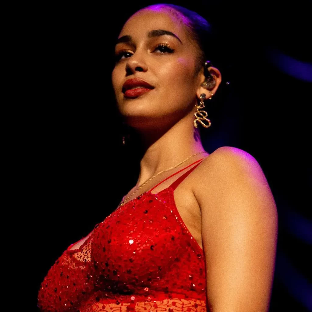 50 Jorja Smith Sexy and Hot Bikini Pictures - wrongsideoftheart