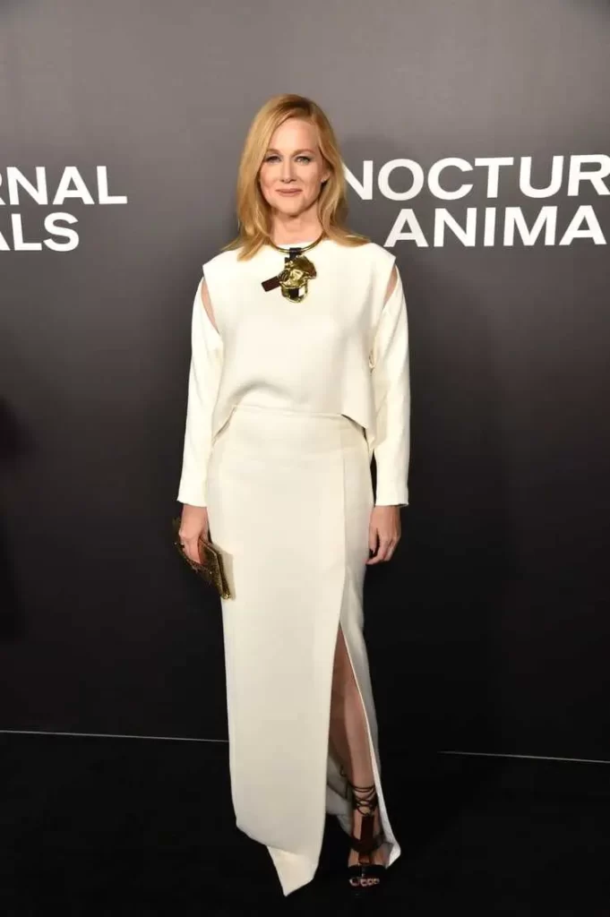 Laura-Linney-Looks