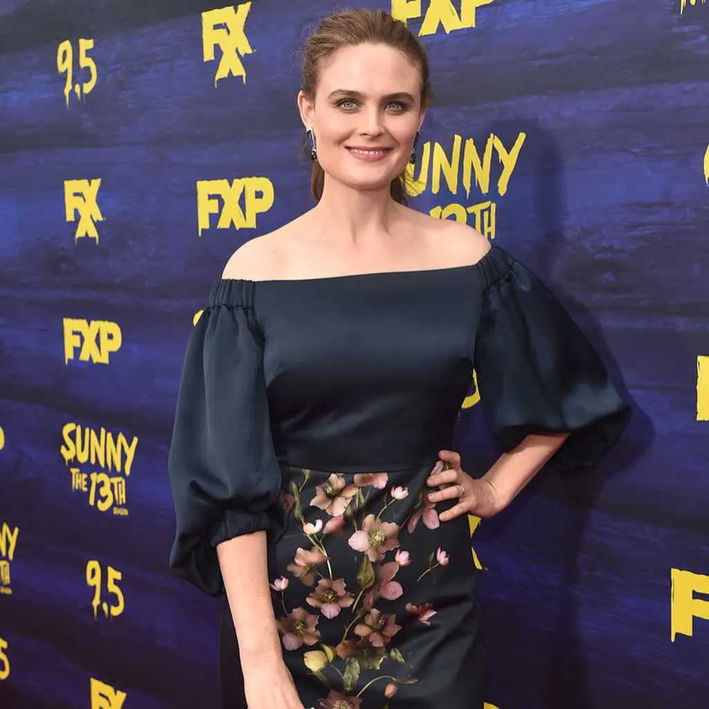 50 Emily Deschanel Bikini Pictures (Hot & Sexy) - wrongsideoftheart