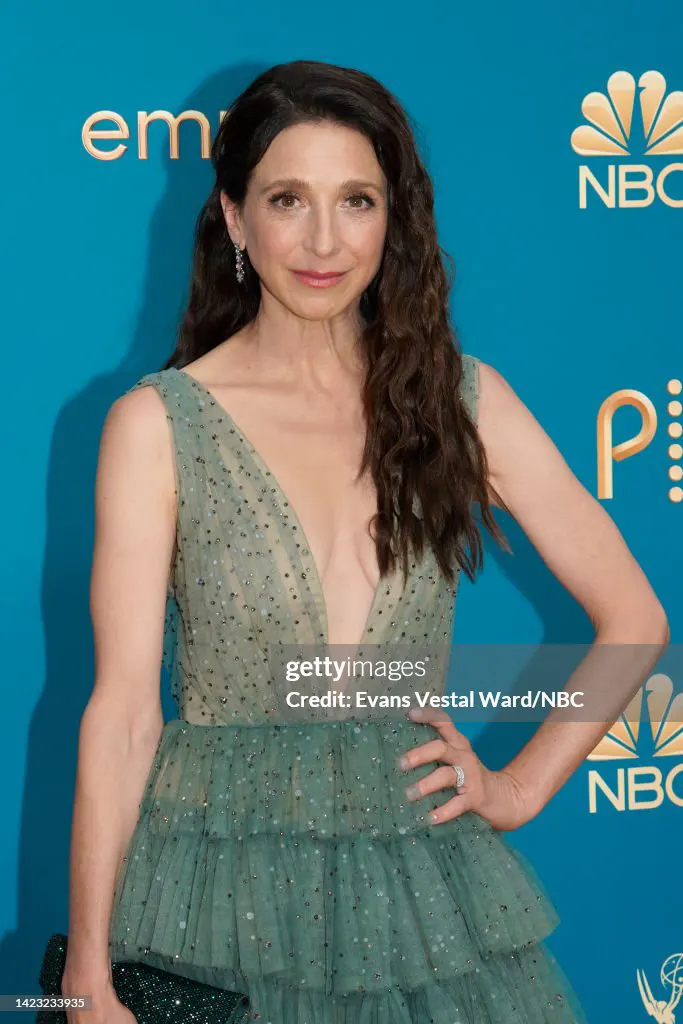 Sexy-Looks-of-Marin-Hinkle