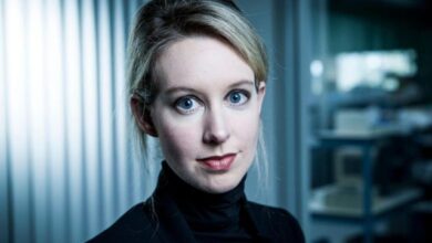 elizabeth-holmes-hot-and-sexy-bikini-pictures