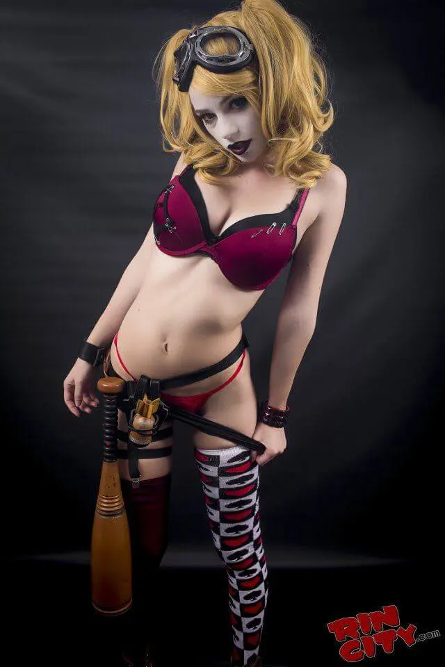 Harley-Quinn-Swimsuit-Pictures